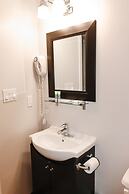 Sportsman's Inn on the Harbour Front