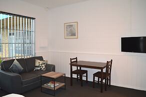 Penguin Seaside Motel