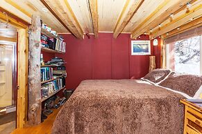 Treehouse by the Stream