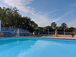 Scenic Riverside Resort