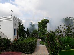 Scenic Riverside Resort