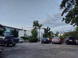 Scenic Riverside Resort