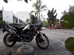 Scenic Riverside Resort