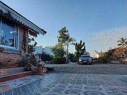 Scenic Riverside Resort