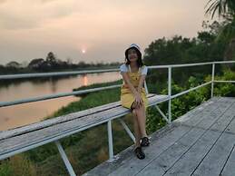 Scenic Riverside Resort