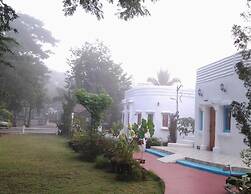 Scenic Riverside Resort