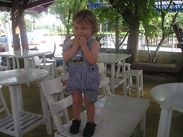 Scenic Riverside Resort