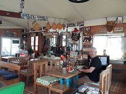 Scenic Riverside Resort