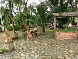 Scenic Riverside Resort