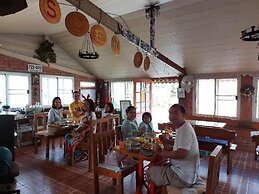 Scenic Riverside Resort