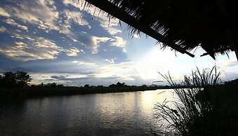 Scenic Riverside Resort