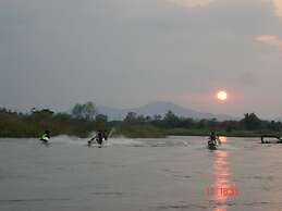 Scenic Riverside Resort