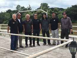 Scenic Riverside Resort