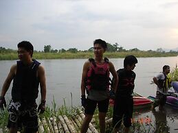 Scenic Riverside Resort