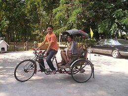 Scenic Riverside Resort