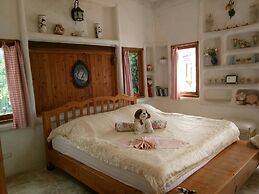 Scenic Riverside Resort