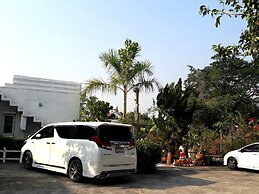 Scenic Riverside Resort