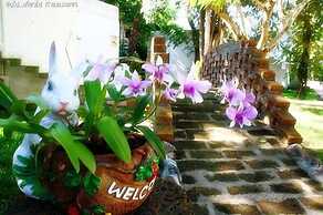 Scenic Riverside Resort