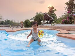 Scenic Riverside Resort