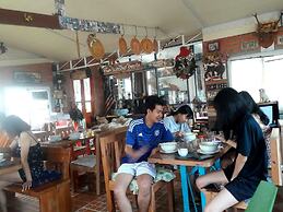 Scenic Riverside Resort