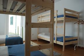 Esposende Guesthouse - Hostel