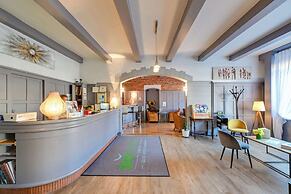 Brit Hotel Roanne - Le Grand Hotel
