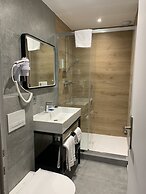 Brit Hotel Roanne - Le Grand Hotel