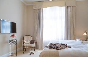 Miramar Hotel
