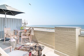 Miramar Hotel
