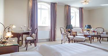 Miramar Hotel