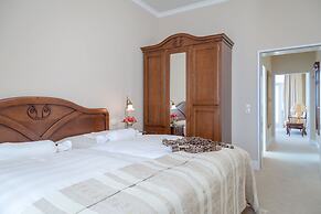 Miramar Hotel