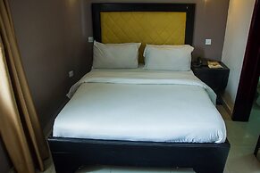 De' Bliss Hotel and Suites