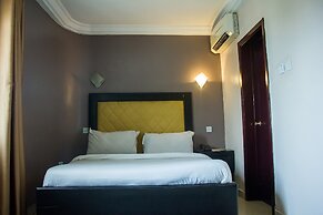 De' Bliss Hotel and Suites