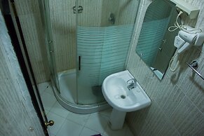 De' Bliss Hotel and Suites