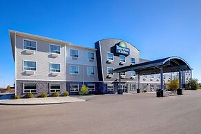 Days Inn & Suites by Wyndham Warman