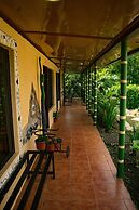Essence Arenal Spa & Yoga