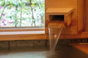 Hohoemino Kuyufu Tsuruya