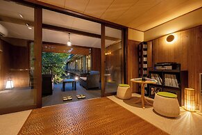 Hohoemino Kuyufu Tsuruya