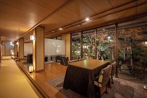 Hohoemino Kuyufu Tsuruya