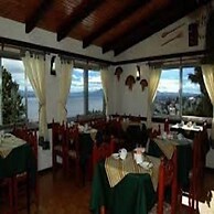 Ruca Cheli Village Ski Hotel