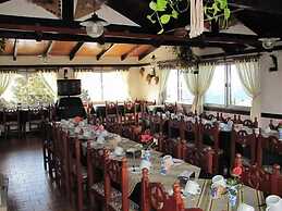 Ruca Cheli Village Ski Hotel