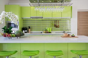 Beachside villa Mojito