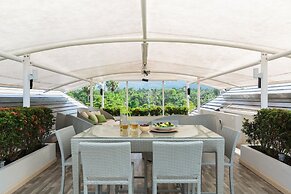 Beachside villa Mojito