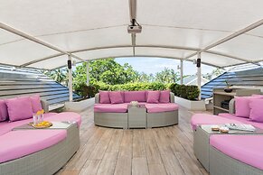 Beachside villa Mojito