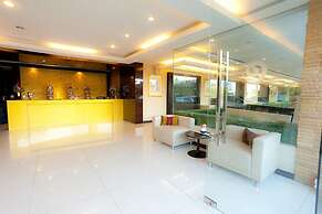 The Residence Airport & Spa