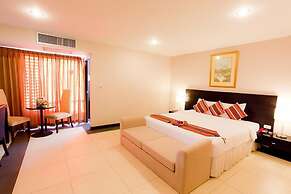 The Residence Airport & Spa