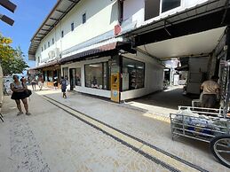 Twin Palms Hostel Phi Phi