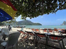 Twin Palms Hostel Phi Phi