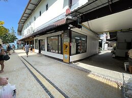 Twin Palms Hostel Phi Phi