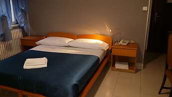 Flying Hotel